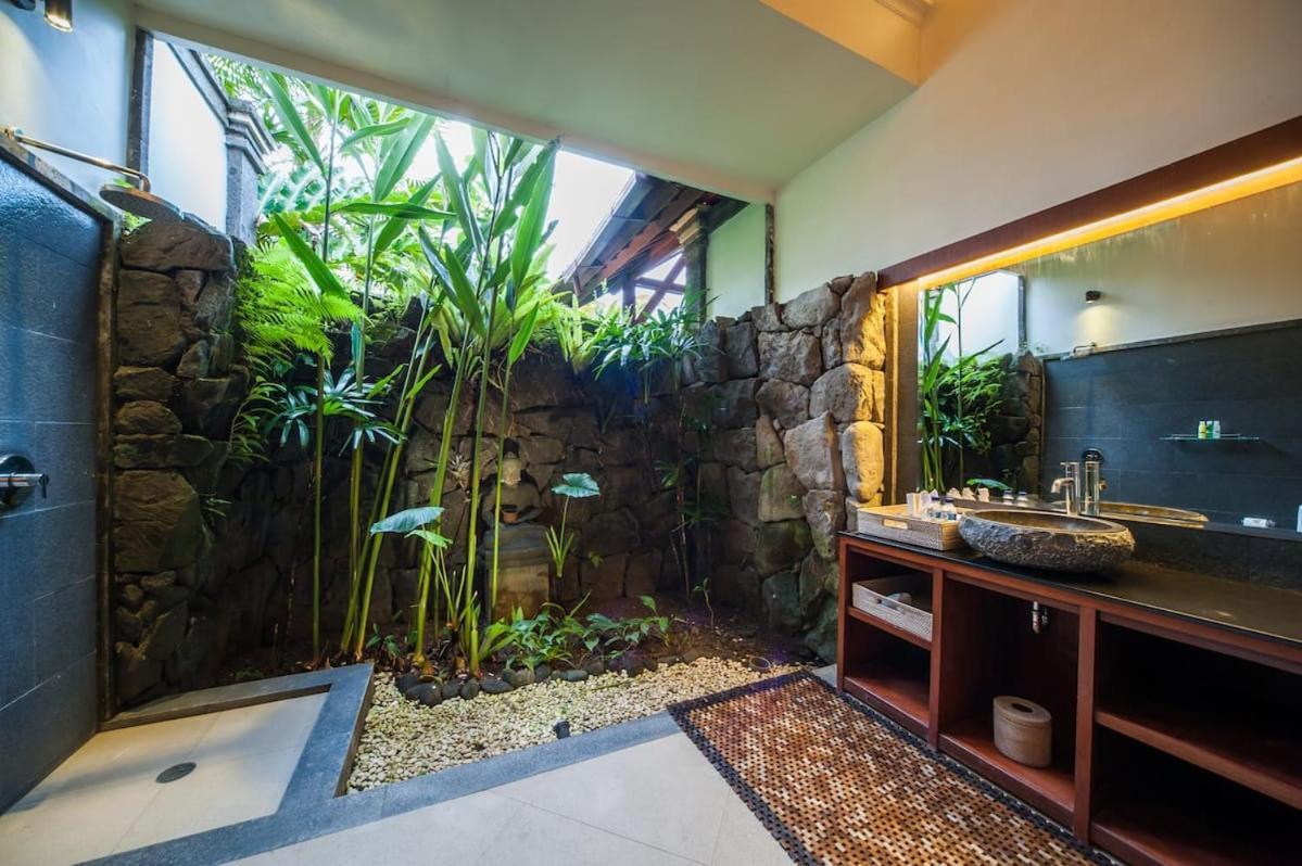 Luxury 3Br Infinity Jungle View Aashaya Villa Ubud Zewnętrze zdjęcie